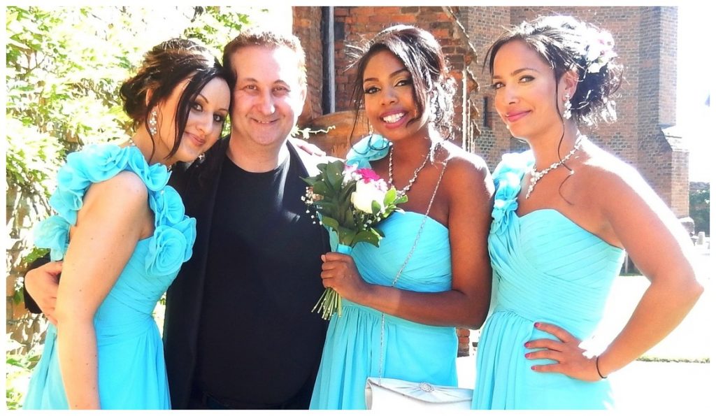 Hertfordshire close up magic wedding magician with bridesmaids