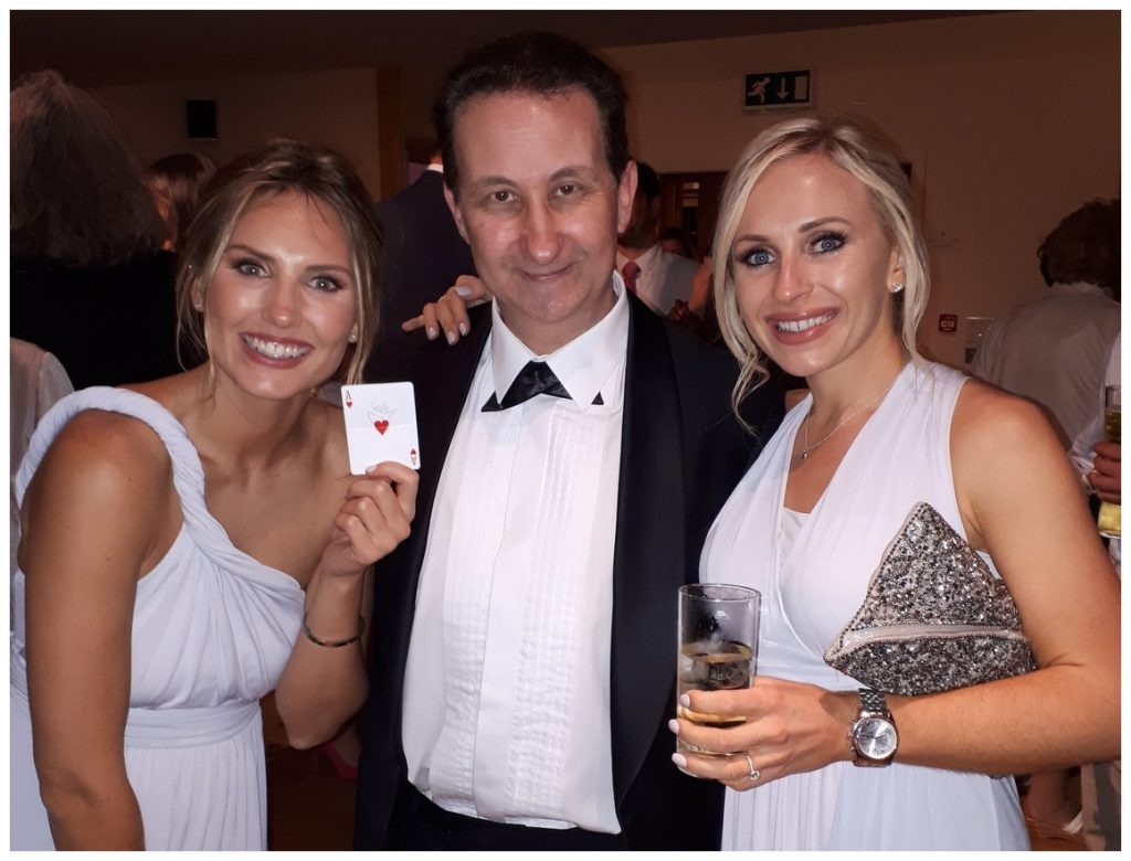 Brentwood and Essex magician walk around magic